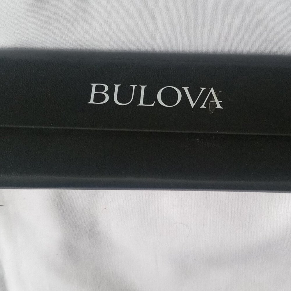 Bulova Gloss Gray Eyeglasses Sunglasses Case Foldable Triangle 6.25"x2.25"x2"